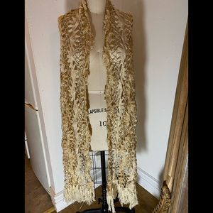 - Vintage cream and gold lurex crochet scallops scarf